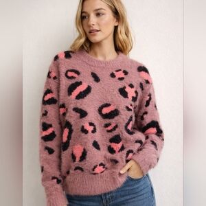 Davi & Dani Pink Fuzzy Leopard Print Sweater NWT Size Small Soft Eyelash Knit